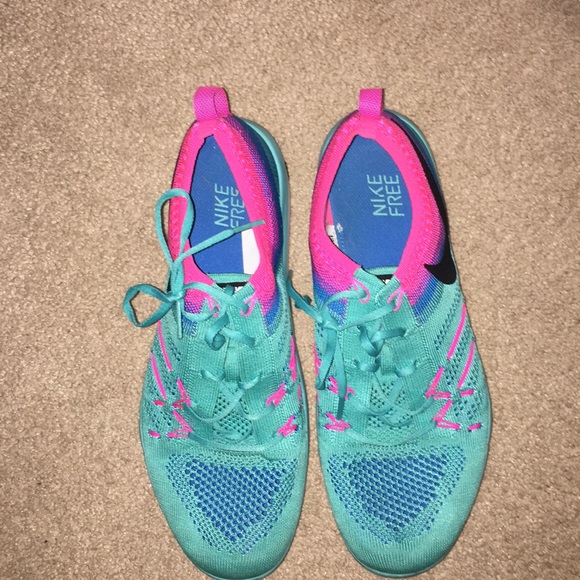 Women's Free TR Focus Flyknit Running Shoes - Picture 5 of 5